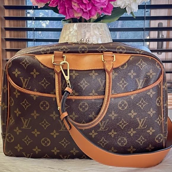 Louis Vuitton Handbags - SOLD❌Authentic LOUIS VUITTON Deauville Bag